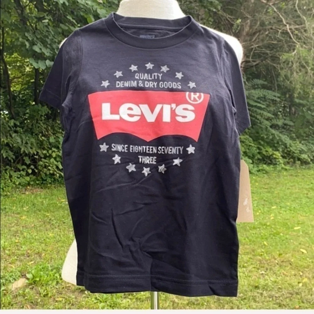 Levi’s tee black/red medium youth 5-6 yrs, NWT